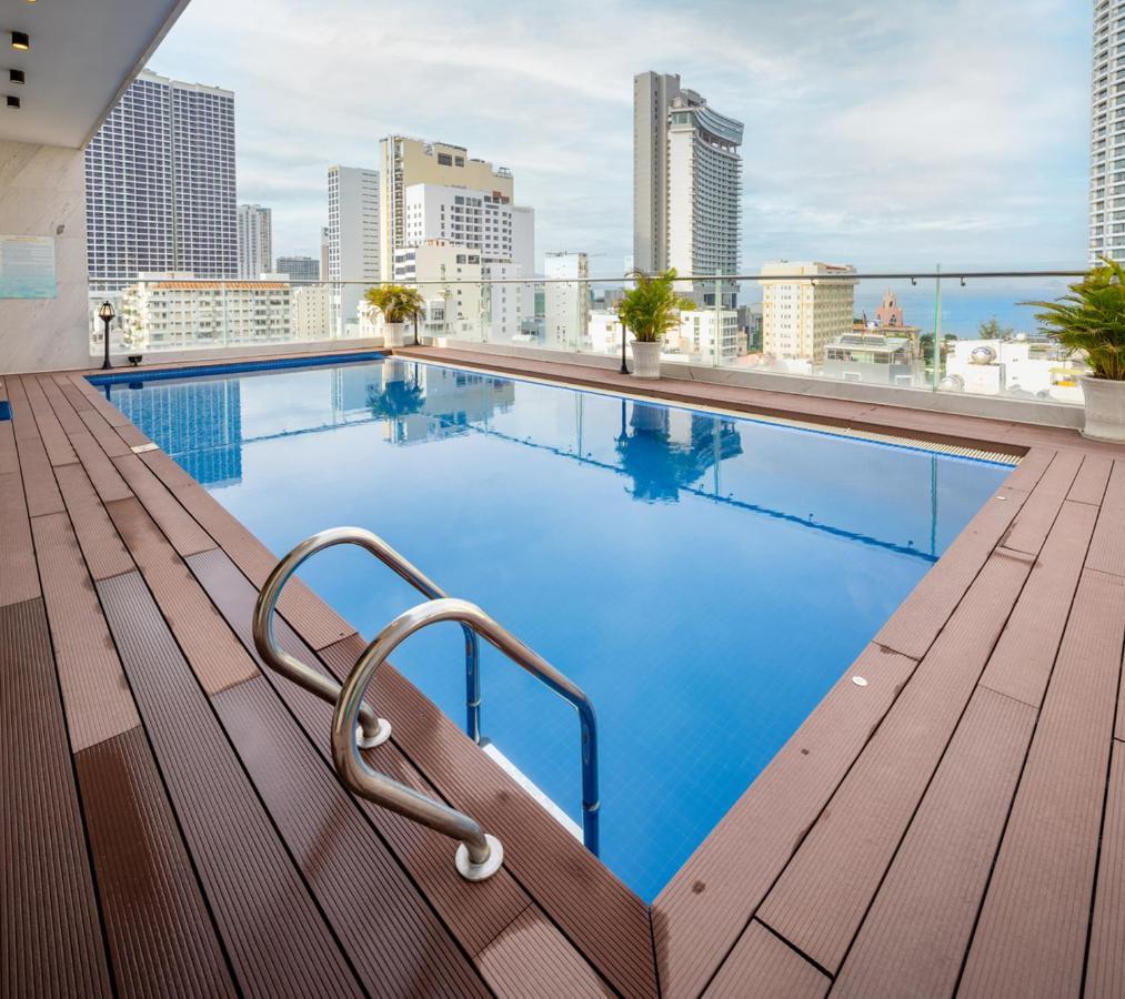 Sata Hotel На Транг Екстериор снимка