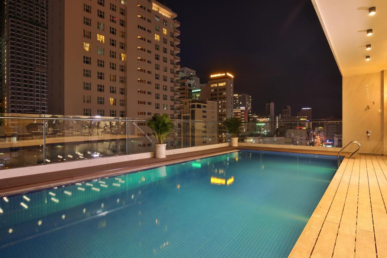 Sata Hotel На Транг Екстериор снимка