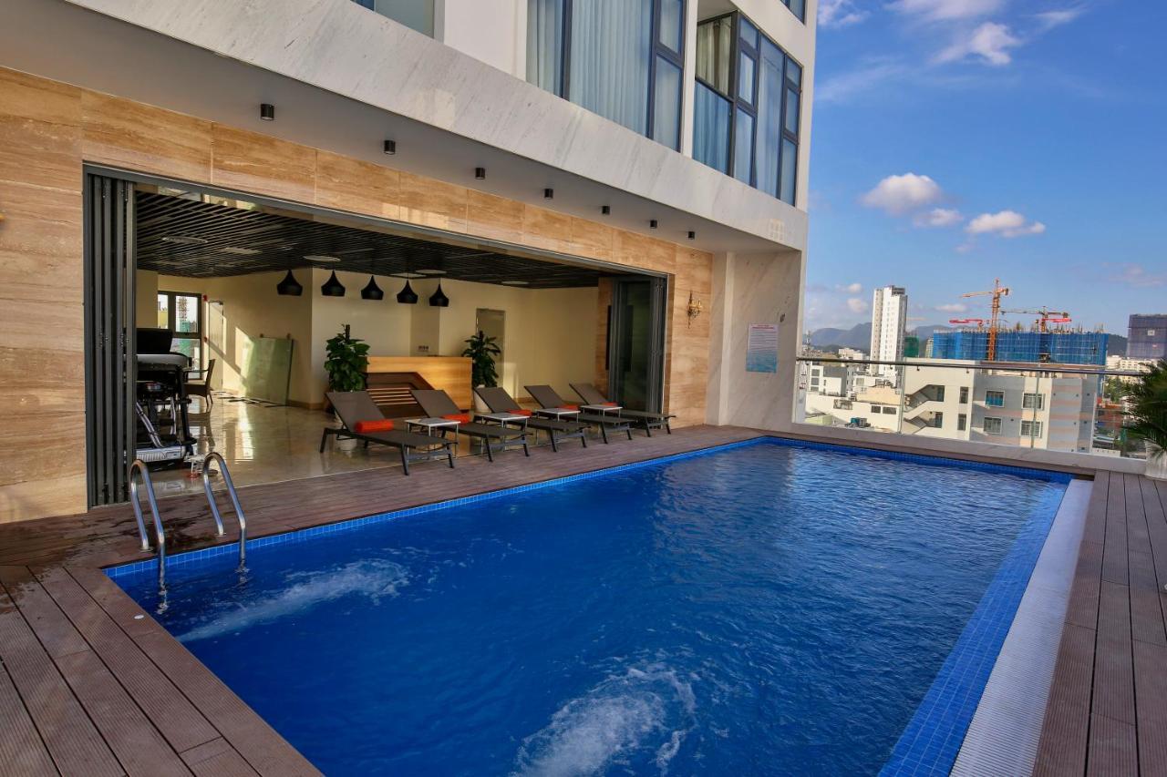 Sata Hotel На Транг Екстериор снимка